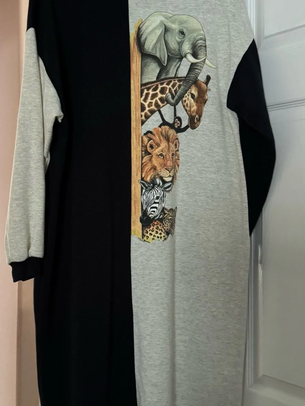 VTG Women’s Two-Tone Black and Gray Animal Print Robe ONE SIZE